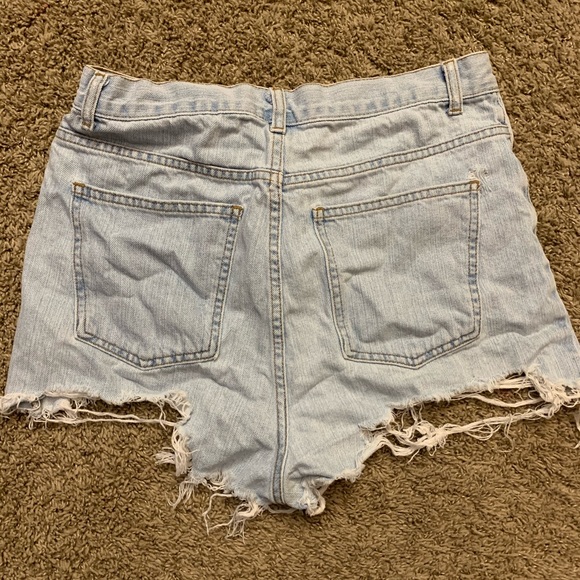 Too small! - Picture 2 of 2